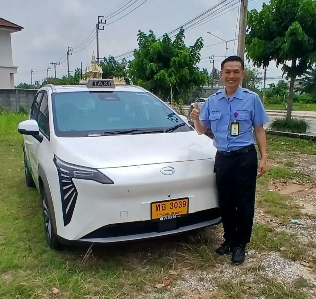 บริการรถเช่าพร้อมคนขับ รถแท็กซี่พลังงานไฟฟ้านำเที่ยวและรับส่งสนามบิน